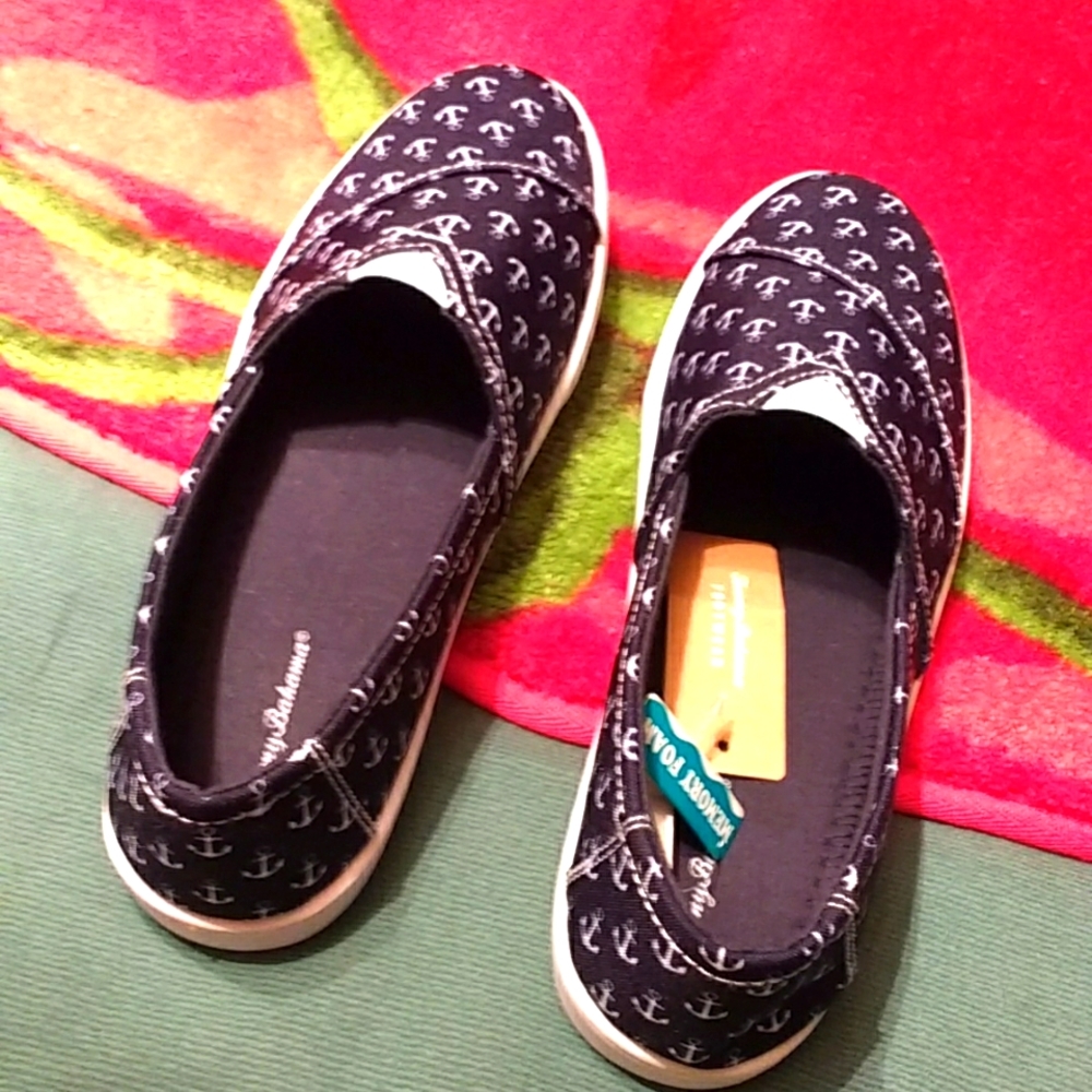 NWOB/WT Tommy Bahama memory foam slip on shoes